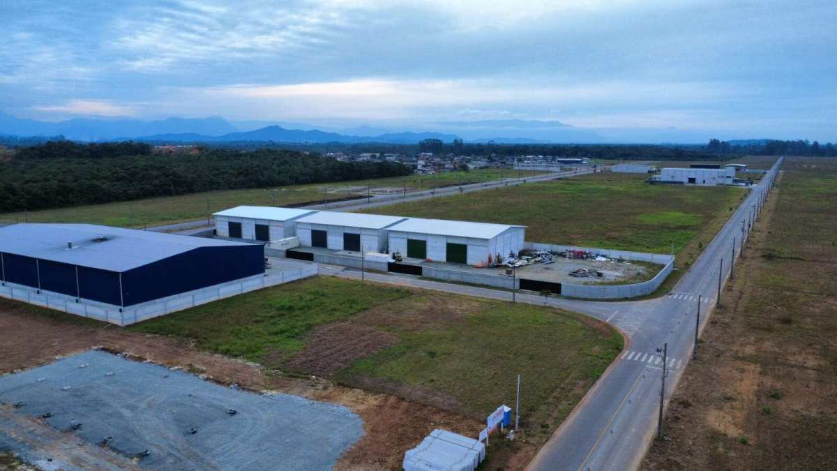 Terreno à venda - Paranaguamirim,Joinville